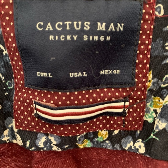 LIGHTLY USED: 2 MENS LARGE MICRO DOT SLIM SHIRTS - Picture 3 of 3